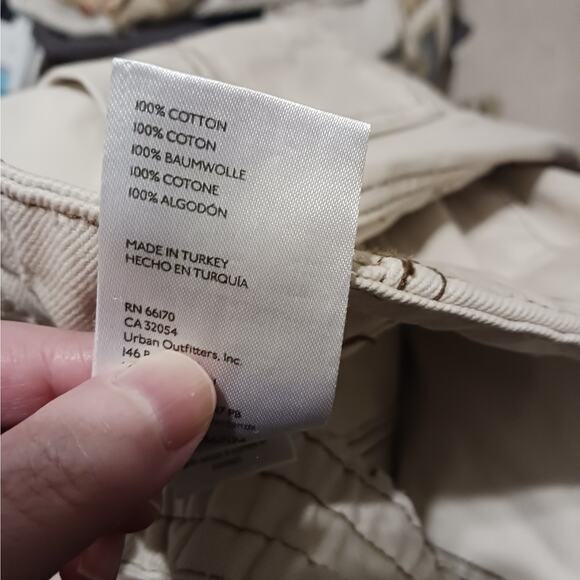 BDG Urban Outfitters Cream High Rise Denim Cargo Pants NWOT Size 29 - Picture 10 of 10